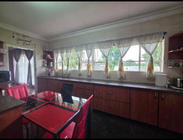 4 BEDROOM HOUSE FOR SALE IN BUYSCELIA
